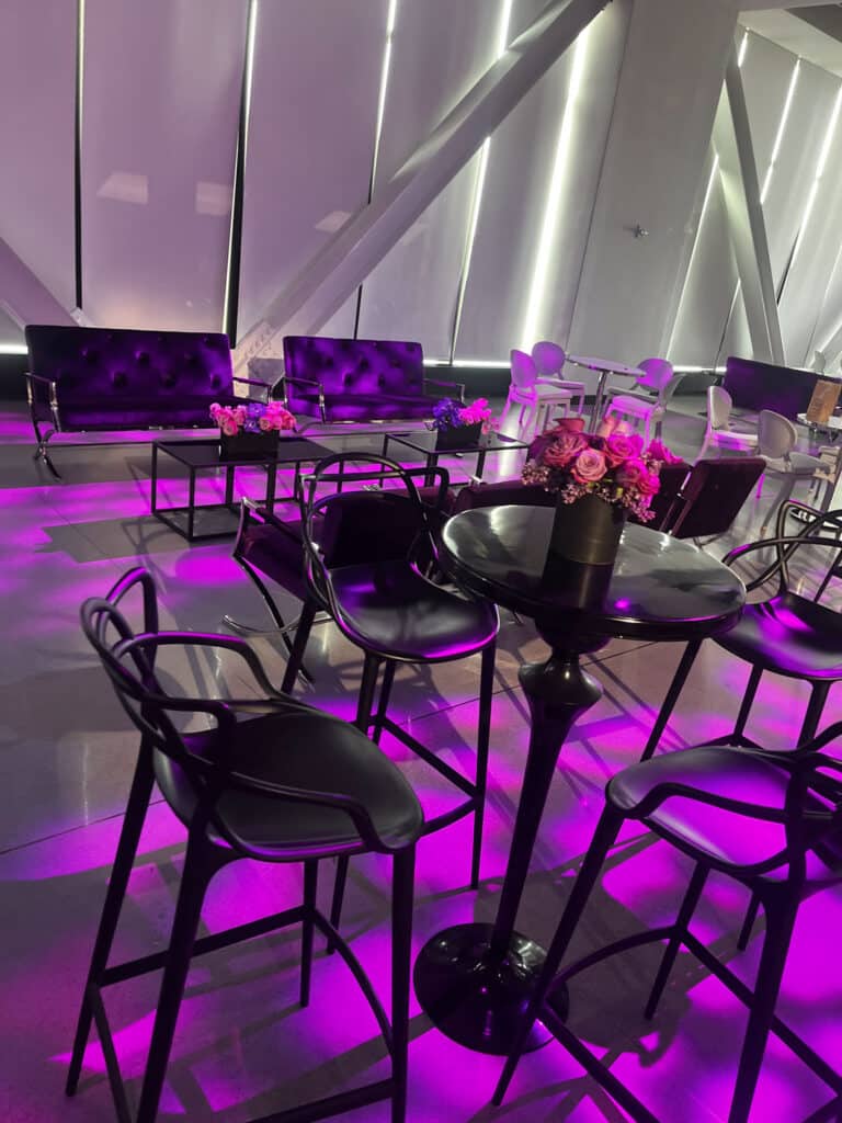  High-Top & Cocktail Tables